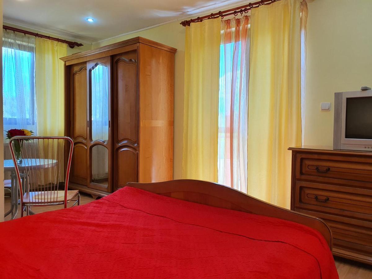 Casa Carpati Apartment เซอร์เนช ภายนอก รูปภาพ